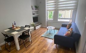 Stunning 2 Bed Flat In Ladbroke Grove